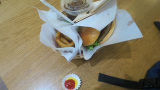 ＬＣＣターミナルのフードコート