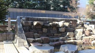 長岡駅の前にモニュメントがありました