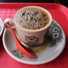 ちょっとピンボケですが、これが珈琲烏。本文参照。