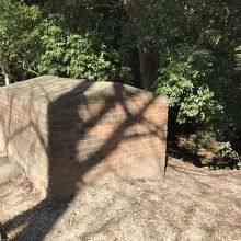 聯隊の遺構、灰捨場