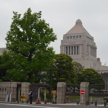 議事堂の遠景
