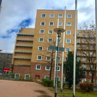 裏から見るといい感じなのですが、ホテル正面の道がちょっと…