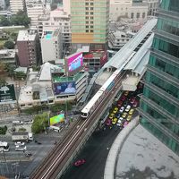 2905室の眼下にはＢＴＳアソーク駅が見える