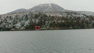 芦ノ湖名物海賊船