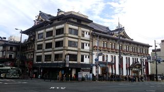 京阪駅の出口