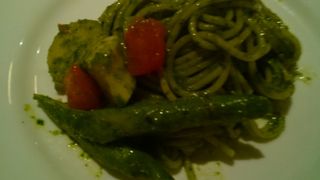 ちょっとレトロな雰囲気の店内