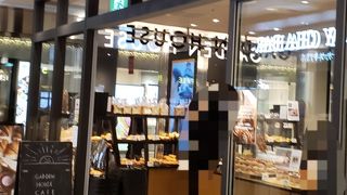 カフェもあります