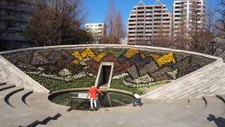 第二次世界大戦の東京の空襲でなくなった犠牲者の慰霊と平和を祈念するための塔