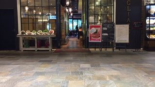 パスタだけでなくピザも豊富