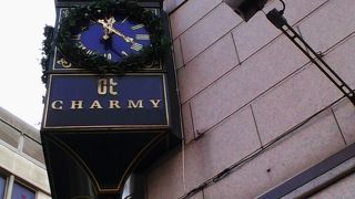 オシャレなカリヨン時計が元町にマッチした雰囲気です