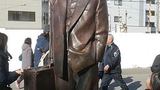 柴又駅のすぐ前