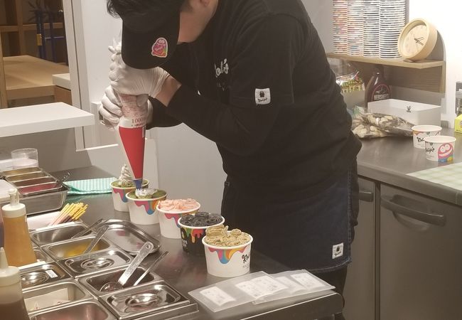 ローリーズ ロール アイスクリーム キョウト 渋谷モディ店