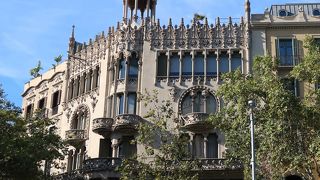 グラシア通りにあるムンタネー作品