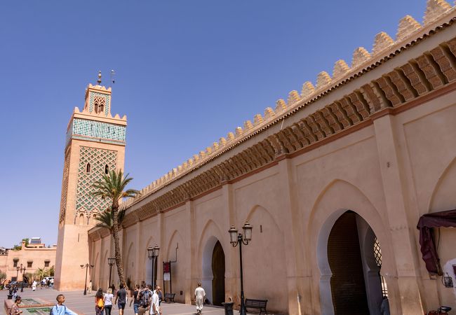 アル マンスール モスク