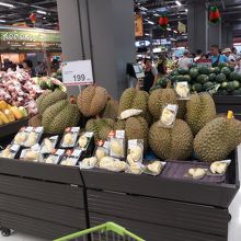 スーパーBig Cでドリアン売ってます