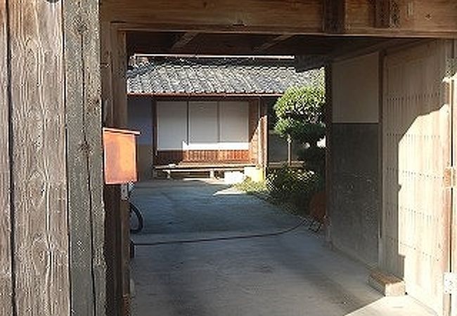 武家屋敷の町並み