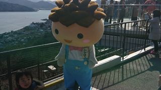 股のぞきスポット