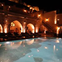 レストランの前には展望抜群なプールがあります。