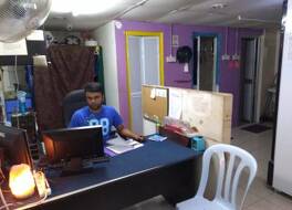 サブマリン ゲストハウス セントラル マーケット - ホステル