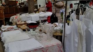 アンティークがずらり