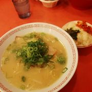 花月の隣の金龍ラーメン