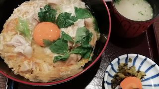 天神店だけで食べれる親子丼は美味