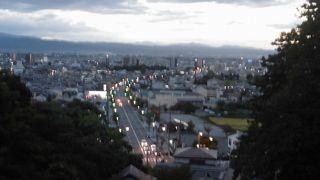 飯盛山から見下ろしました