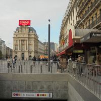 地下鉄入口目の前