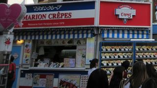 やはりクレープは若い子向けですね。