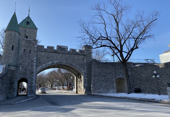 セントルイス門