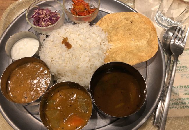 本格南インドカレーのミールス！