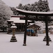 大湊駅近くの境内が広い神社。神社の見事な新雪の景色に感動♪