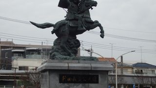 分倍河原駅前で新田義貞公の像を見ました