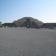 頂上に登れません