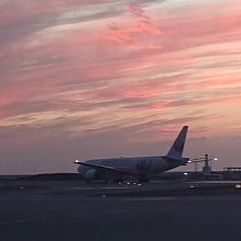 夕暮れの那覇空港