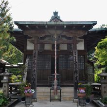 小ぶりな寺院だ