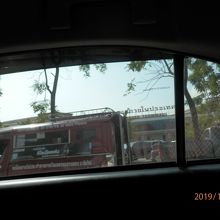 空港に向かうに途中に見たソンテウ