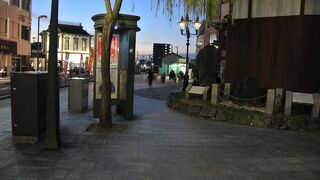 見どころの多い広場