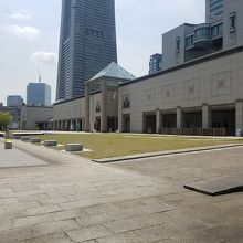横浜美術館の前 By ろたみこ グランモール公園 美術の広場のクチコミ フォートラベル
