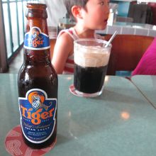 私のビールと孫のコーラフロート