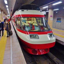 長野電鉄ゆけむり元小田急ロマンスカー長野駅停車中