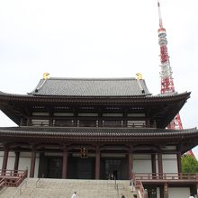 増上寺大殿と東京タワー