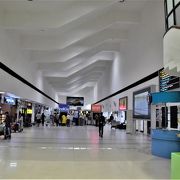インド最南端の空港。ターミナルビルは開放感があった