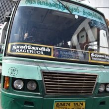 バスの前部に行先が出ているので分かりやすかった