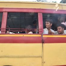 窓全開で走ります。車内も込み合わないのがいいところ