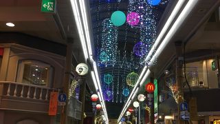 観光客も地元の人も