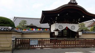 豪華な佇まいが垣間見える