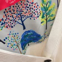 裏地プリントの技あり感がいい