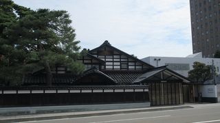 作品の販売コーナーもありますが、なかなか良いお値段がして手が出ませんでした。