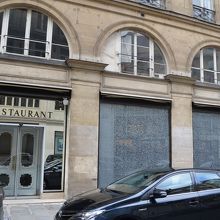 お店の入り口付近